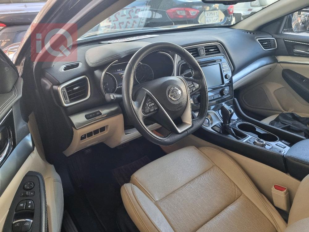 Nissan Maxima